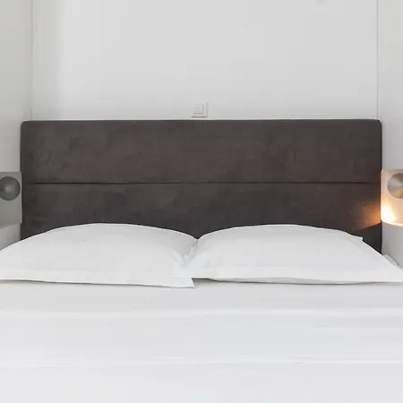 Cozy Maja Makarska